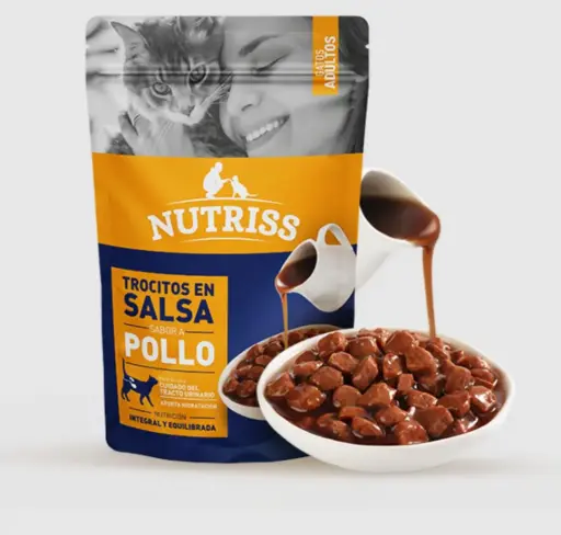 Nutriss Gatos Trocitos Pollo-Salmon 85gr 